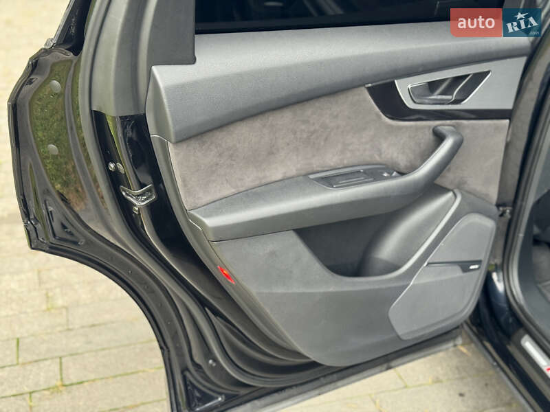Позашляховик / Кросовер Audi Q7 2017 в Житомирі