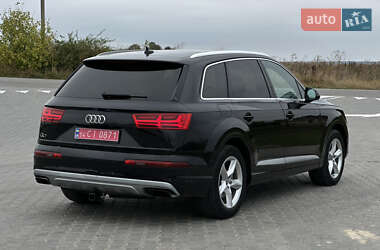 Позашляховик / Кросовер Audi Q7 2017 в 