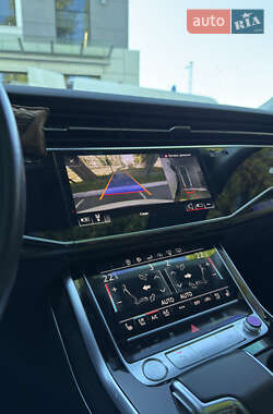 Позашляховик / Кросовер Audi Q7 2020 в 