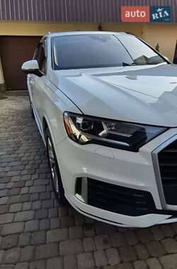 Внедорожник / Кроссовер Audi Q7 2020 в 