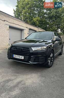 Позашляховик / Кросовер Audi Q7 2015 в 