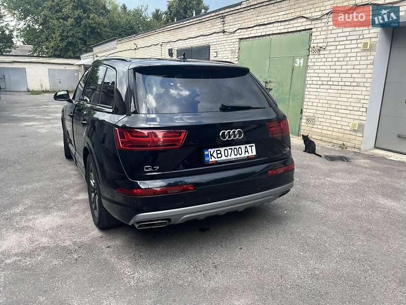 Внедорожник / Кроссовер Audi Q7 2015 в Виннице