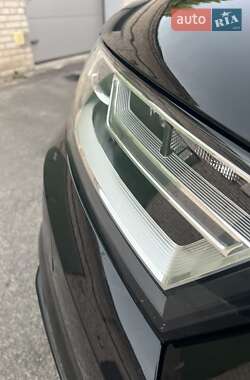 Позашляховик / Кросовер Audi Q7 2015 в 