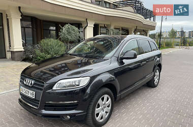 Внедорожник / Кроссовер Audi Q7 2007 в 