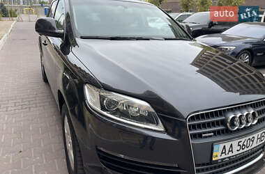Внедорожник / Кроссовер Audi Q7 2007 в 