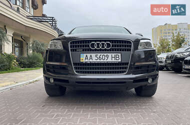 Внедорожник / Кроссовер Audi Q7 2007 в 