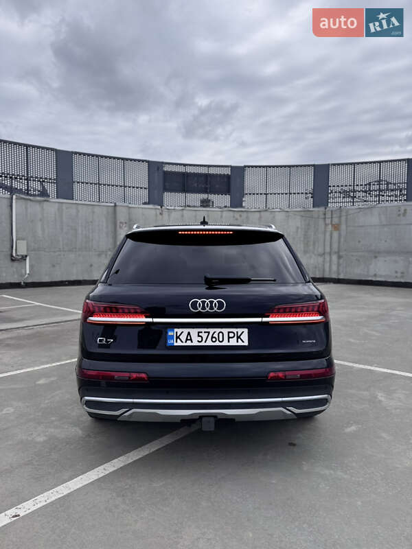 Внедорожник / Кроссовер Audi Q7 2019 в Киеве