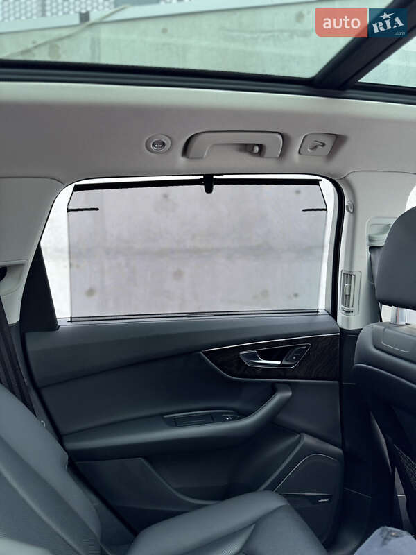 Внедорожник / Кроссовер Audi Q7 2019 в Киеве