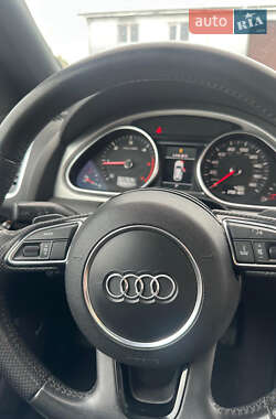 Позашляховик / Кросовер Audi Q7 2012 в 