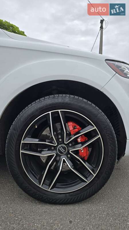 Внедорожник / Кроссовер Audi Q7 2013 в Киеве