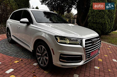 Позашляховик / Кросовер Audi Q7 2017 в 
