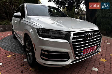 Позашляховик / Кросовер Audi Q7 2017 в 
