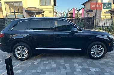 Позашляховик / Кросовер Audi Q7 2017 в 