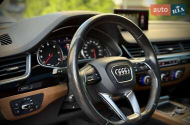 Позашляховик / Кросовер Audi Q7 2017 в 