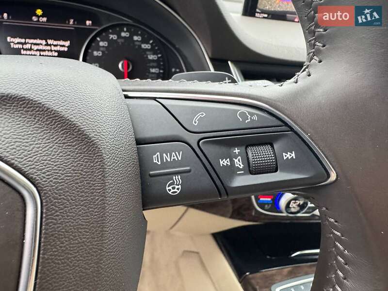 Позашляховик / Кросовер Audi Q7 2017 в Луцьку