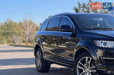 Позашляховик / Кросовер Audi Q7 2011 в 