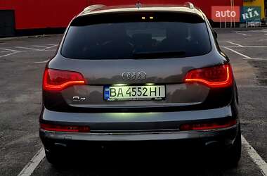 Позашляховик / Кросовер Audi Q7 2010 в 