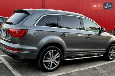 Позашляховик / Кросовер Audi Q7 2010 в 