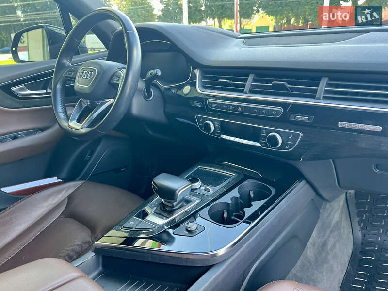 Позашляховик / Кросовер Audi Q7 2018 в Житомирі
