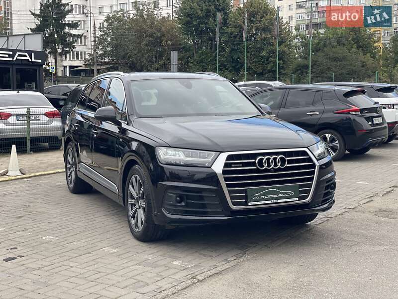 Позашляховик / Кросовер Audi Q7 2017 в Чернівцях