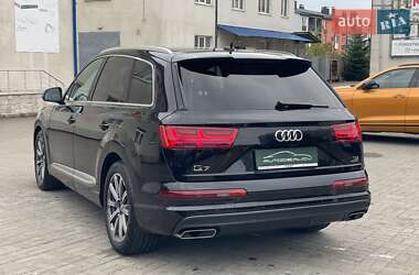 Позашляховик / Кросовер Audi Q7 2017 в 