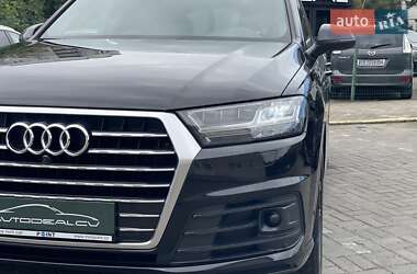 Позашляховик / Кросовер Audi Q7 2017 в 