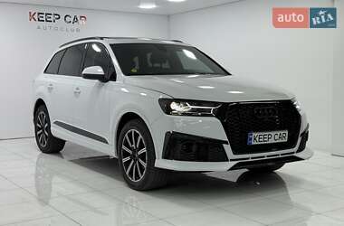 Позашляховик / Кросовер Audi Q7 2018 в 