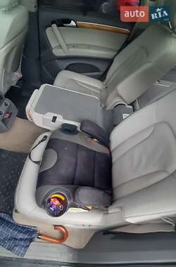 Позашляховик / Кросовер Audi Q7 2007 в 