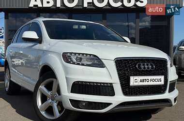Позашляховик / Кросовер Audi Q7 2013 в 