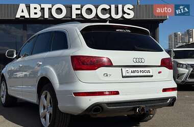 Позашляховик / Кросовер Audi Q7 2013 в 