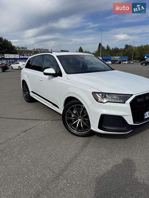 Позашляховик / Кросовер Audi Q7 2021 в Києві