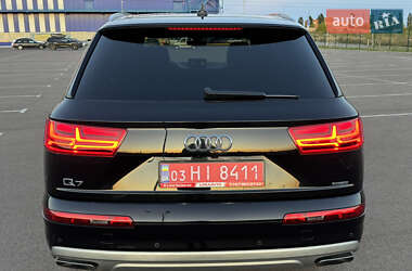 Позашляховик / Кросовер Audi Q7 2016 в 