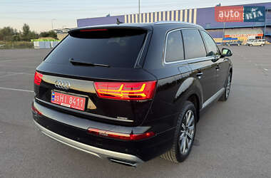 Позашляховик / Кросовер Audi Q7 2016 в 