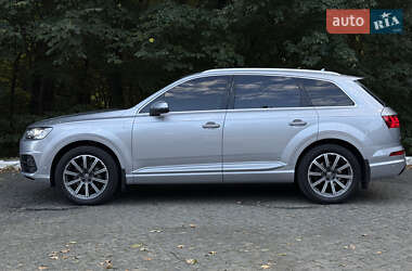 Внедорожник / Кроссовер Audi Q7 2016 в 