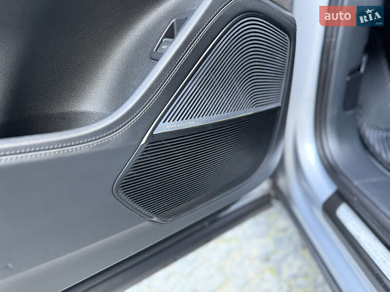 Позашляховик / Кросовер Audi Q7 2016 в Чернівцях