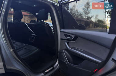Внедорожник / Кроссовер Audi Q7 2016 в 