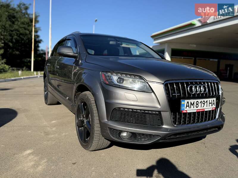 Внедорожник / Кроссовер Audi Q7 2013 в Сумах