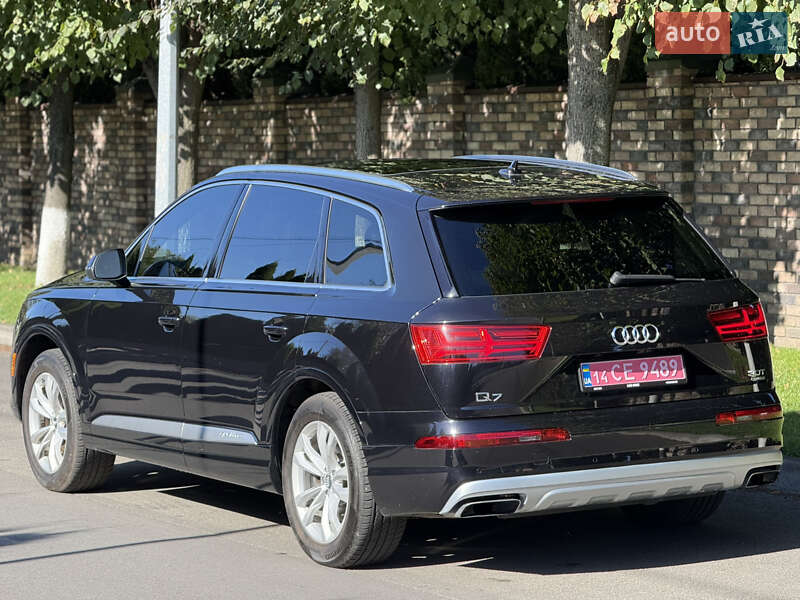 Внедорожник / Кроссовер Audi Q7 2017 в Киеве