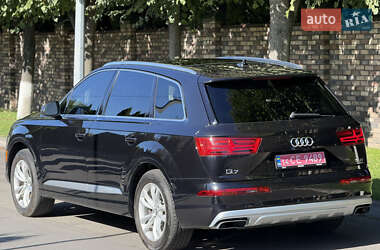 Позашляховик / Кросовер Audi Q7 2017 в 