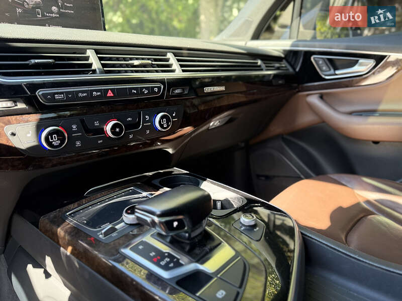 Внедорожник / Кроссовер Audi Q7 2017 в Киеве