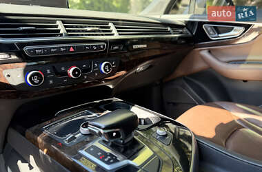 Позашляховик / Кросовер Audi Q7 2017 в 
