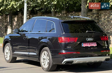 Позашляховик / Кросовер Audi Q7 2017 в 