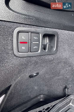 Позашляховик / Кросовер Audi Q7 2018 в 