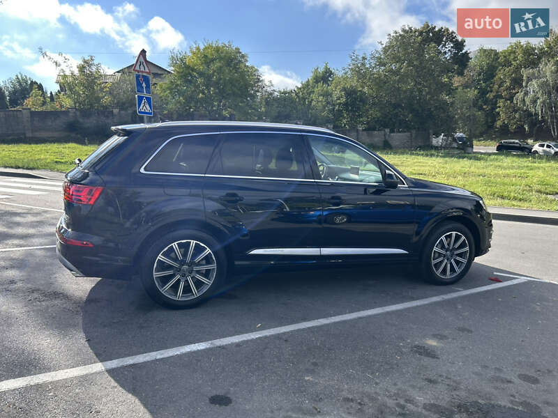 Позашляховик / Кросовер Audi Q7 2016 в Вінниці