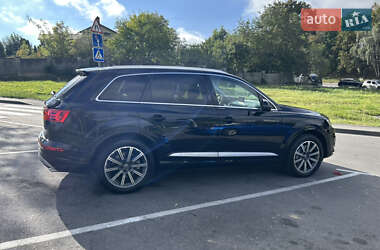 Позашляховик / Кросовер Audi Q7 2016 в 