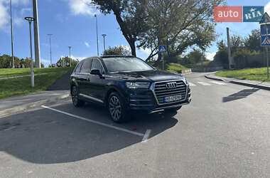 Позашляховик / Кросовер Audi Q7 2016 в 