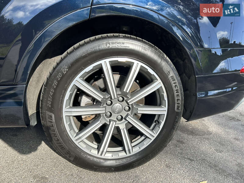 Позашляховик / Кросовер Audi Q7 2016 в Вінниці