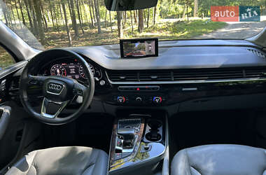 Позашляховик / Кросовер Audi Q7 2016 в 
