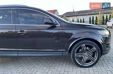 Внедорожник / Кроссовер Audi Q7 2011 в 