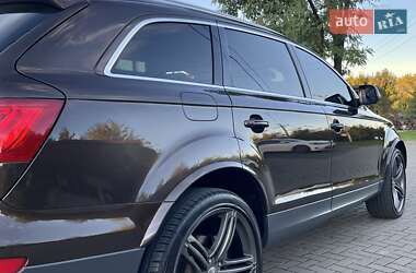 Внедорожник / Кроссовер Audi Q7 2011 в 